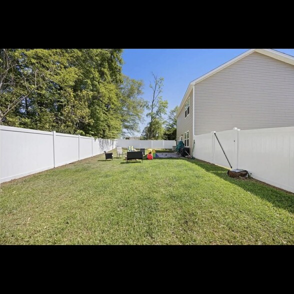Building Photo - 548 Tillage Ct