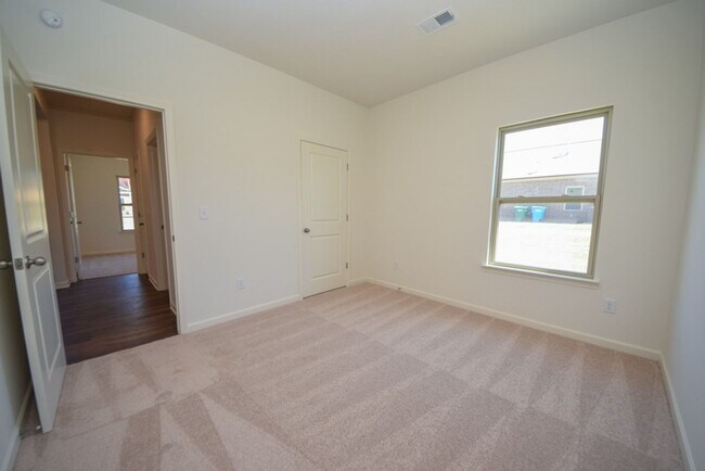 Building Photo - DR Horton built home in 2021; 4 bed, 2 bath home in Atoka.