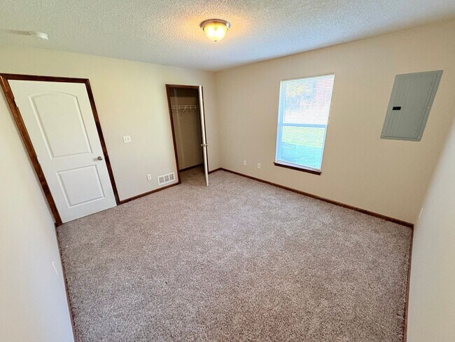 Building Photo - 1108-1110 Willow