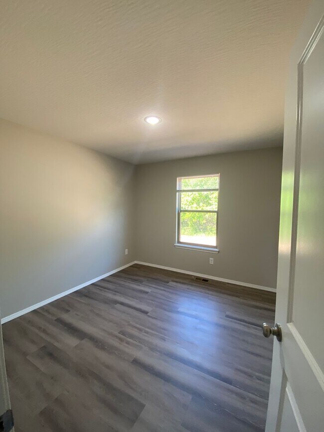 Building Photo - Brand New Home!!