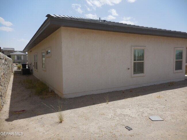 Building Photo - 13425 Emerald Crystal Dr