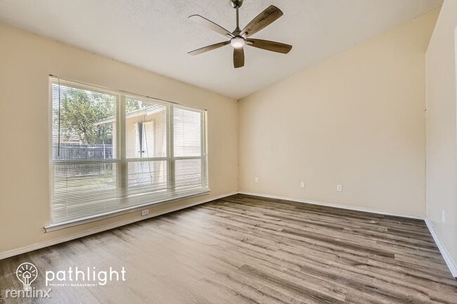 Building Photo - 4 br, 2 bath House - 112 Browning Lane UNIT