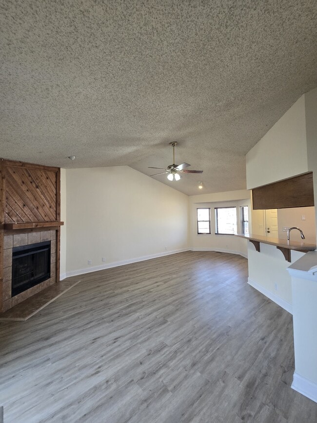 Building Photo - 5223 S Mosley St