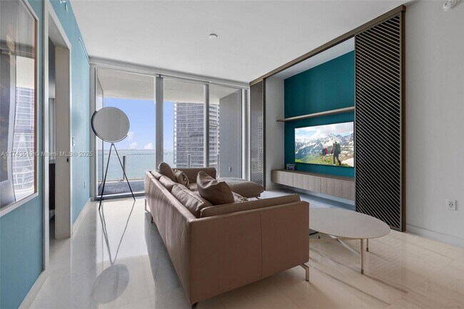 Building Photo - 300 Biscayne Blvd Way