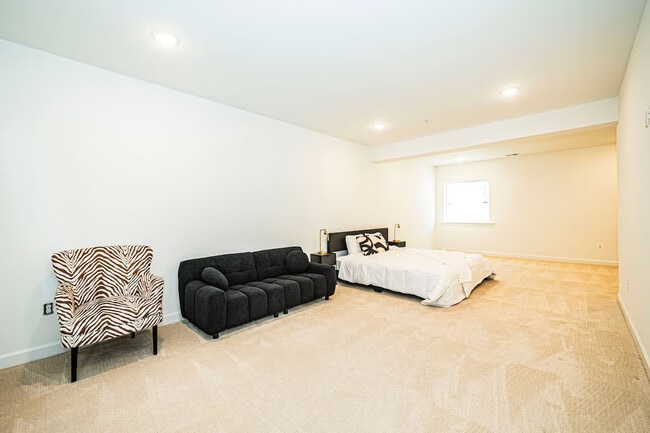 Building Photo - 11610 Glenn Dale Blvd