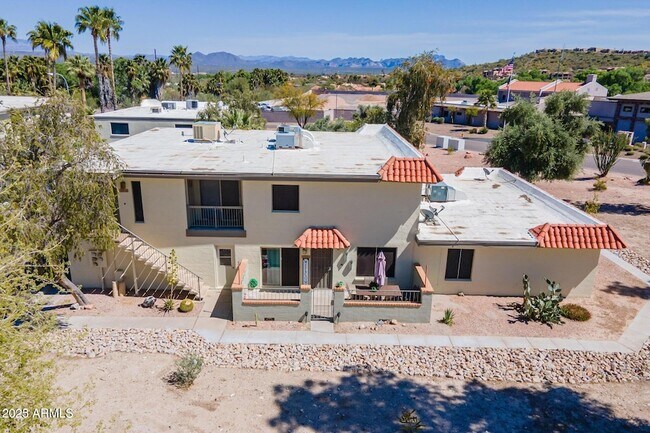 Building Photo - 14234 N Oakwood Ln