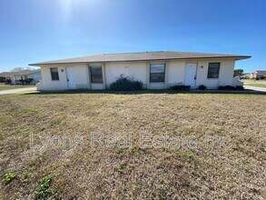 Building Photo - 801 SE 5th Ave