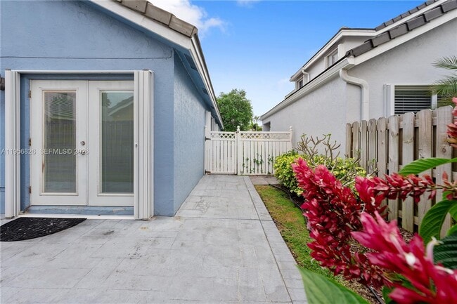 Building Photo - 2707 Pinewood Ct