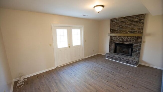 Building Photo - Gorgeous home ready to move in!