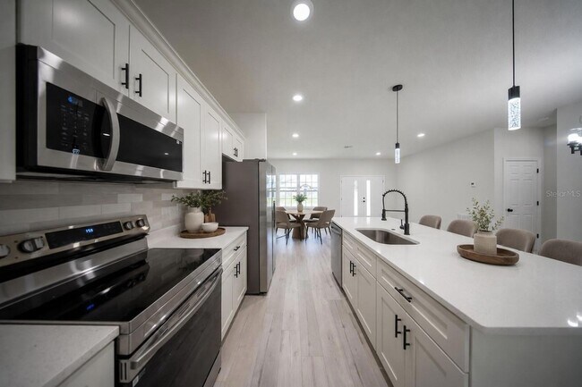 Building Photo - 3286 W Crandon Dr