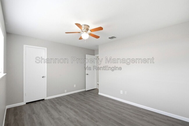 Building Photo - 6215 Autumn Arbor Dr