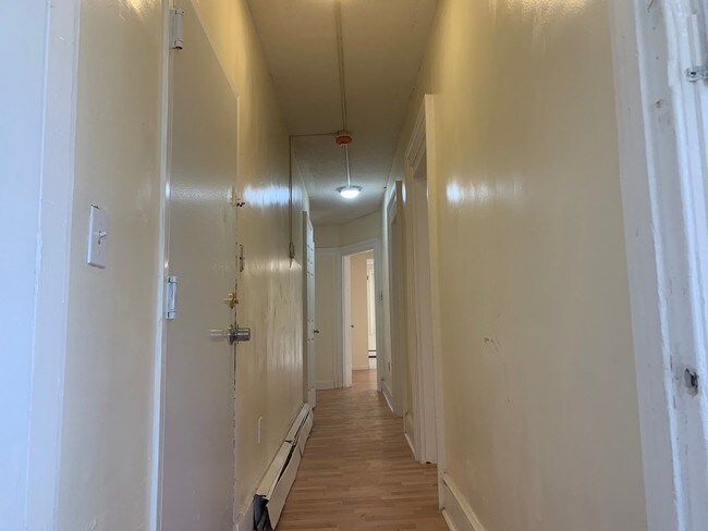 Building Photo - 134 Chestnut Ave