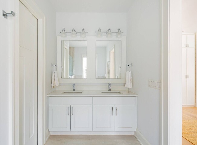 Building Photo - 72 Talmage Farm Ln