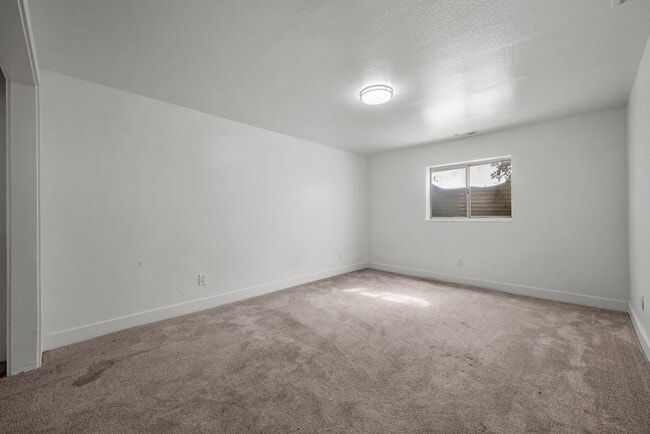 Building Photo - 509 Mansfield Ave S