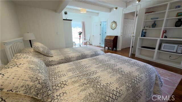 Building Photo - 327 Aster St