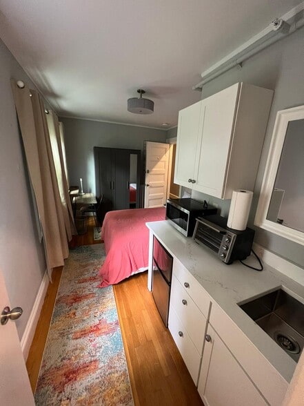 Building Photo - 50 Irving St