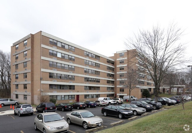 Primary Photo - Ephraim Goldstein Apartments