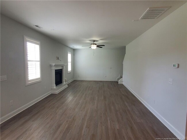 Building Photo - 5717 Pondhaven Dr