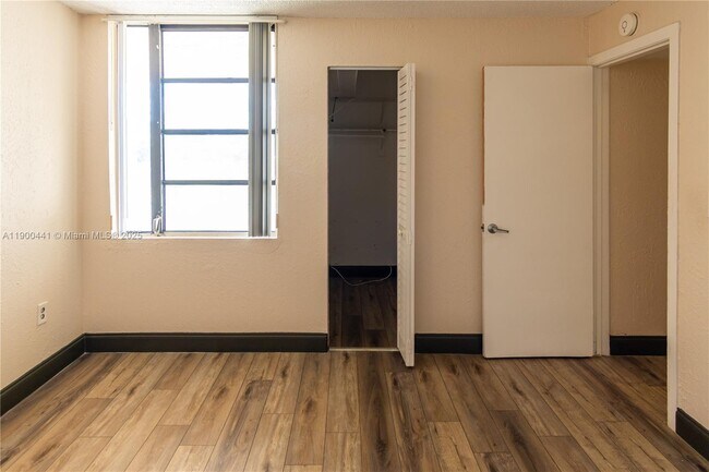 Building Photo - 10500 SW 108th Ave