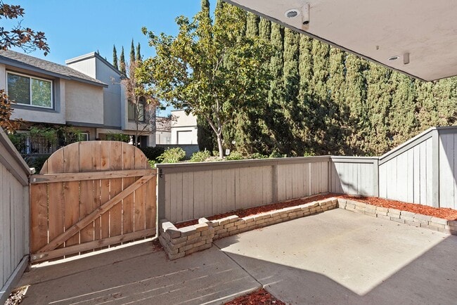 Building Photo - Your New Home Awaits