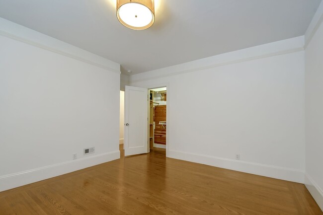 Building Photo - 3217 Gough St