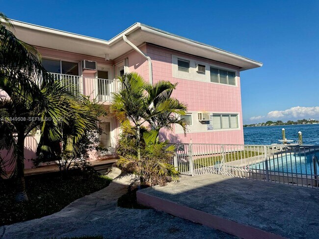 Building Photo - 7921 East Dr