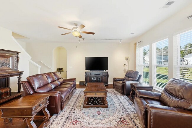 Building Photo - 225 Willow Point Cir
