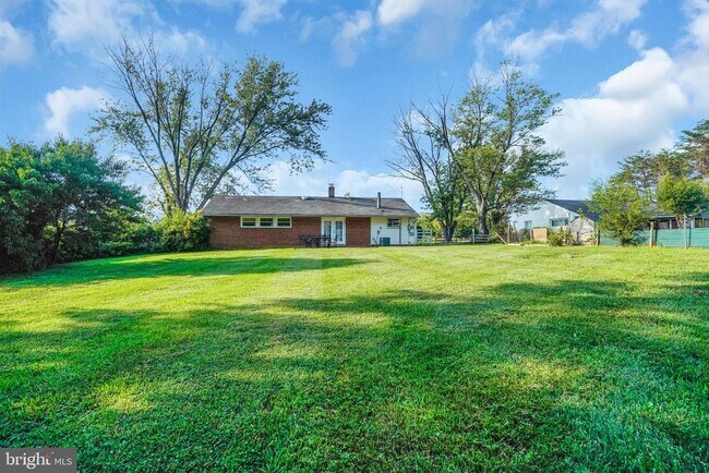 Building Photo - 13209 Thornton Dr