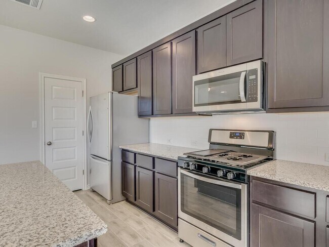 Building Photo - 2117 Pecan Island Dr