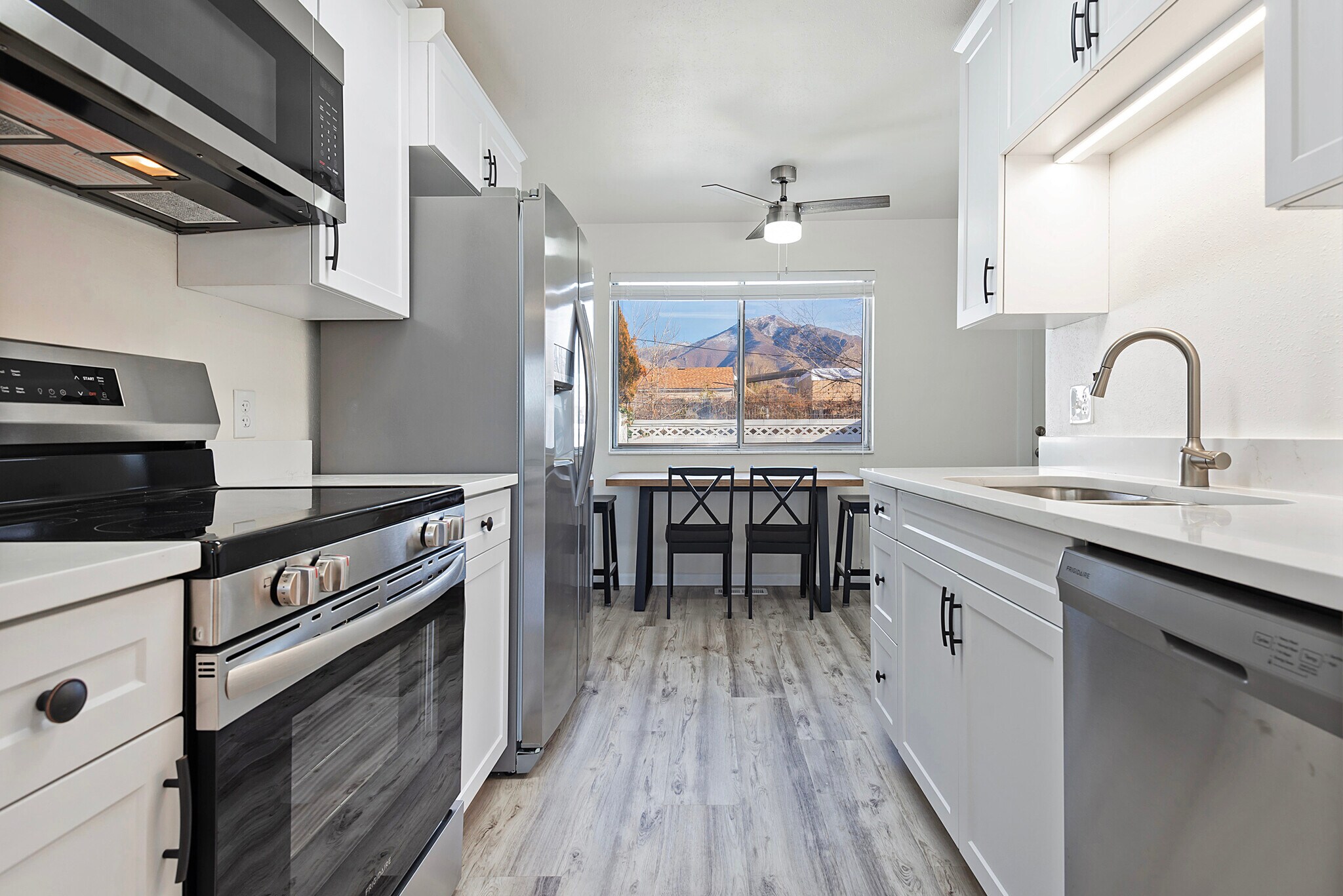 Building Photo - 2723 S Melbourne St