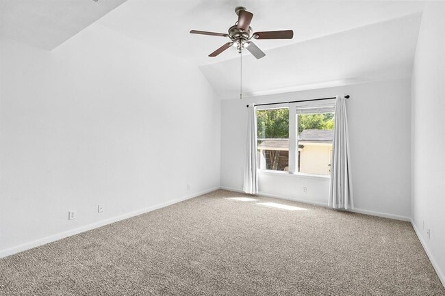 Building Photo - 100 Barberry Dr