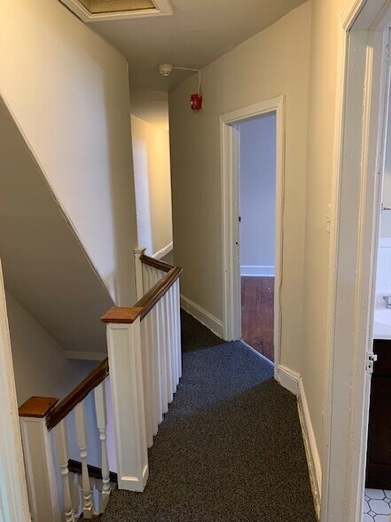 Building Photo - 332 S 43rd St