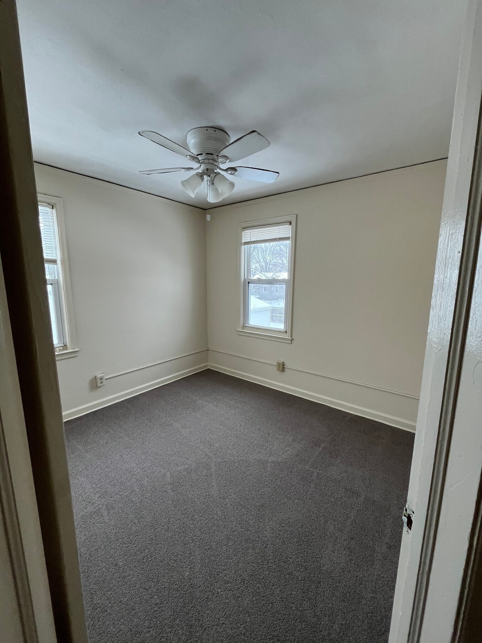 Building Photo - 725 S 30th St