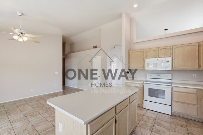 Building Photo - 819 E Cindy St