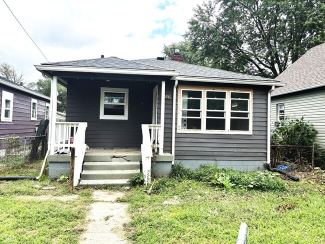 Primary Photo - 723 N Somerset Ave