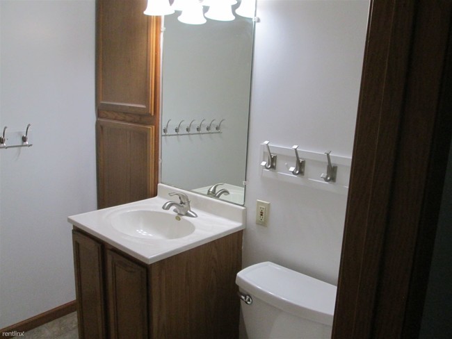 Building Photo - 2 br, 1 bath Apartment - 525 Oxford St