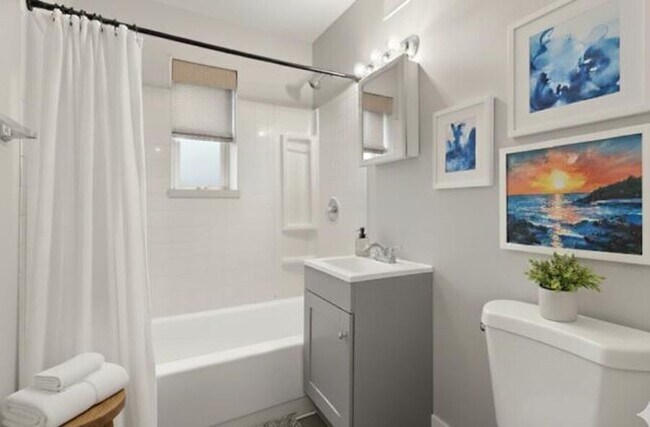 Building Photo - 5007 Sheriff Rd NE