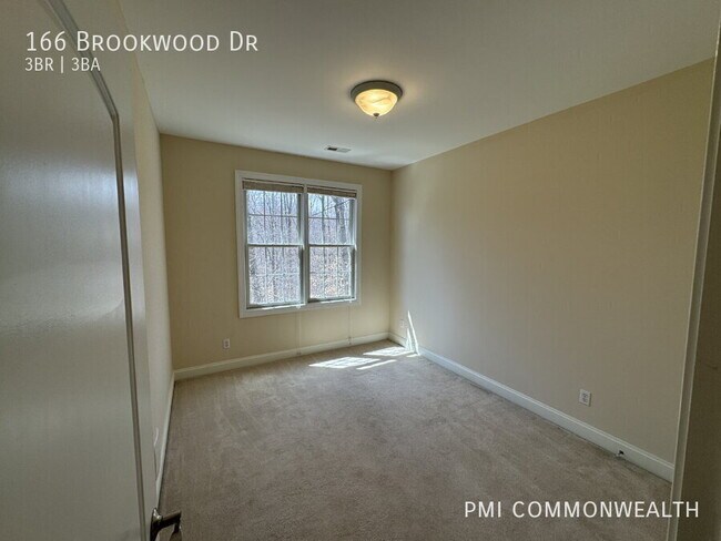 Building Photo - 166 Brookwood Dr