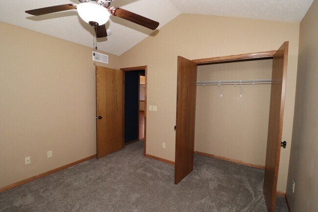 Building Photo - Country House for rent