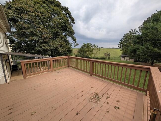 Building Photo - 335 Cornertown Rd