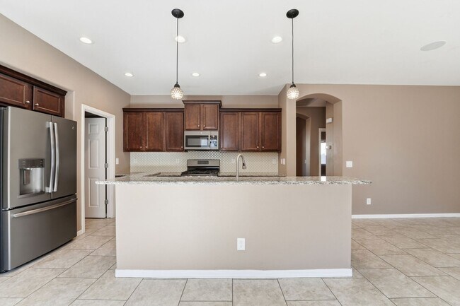 Building Photo - Ironwood Crossing Gem! 3 Bed + Den, Open Layout & Resort Amenities