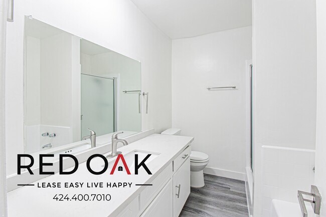 Building Photo - 7720 Hampton Ave