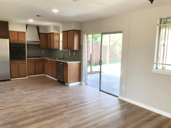 Building Photo - 11022 Concho St