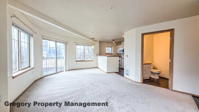 Building Photo - 700 E Denny Way