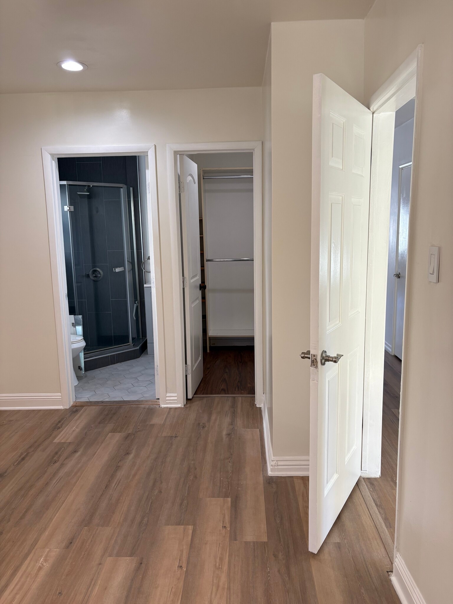 Building Photo - 2405 Perkins Ln