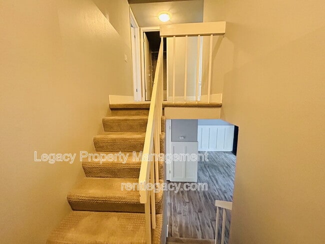 Building Photo - 134 Hartnell Pl