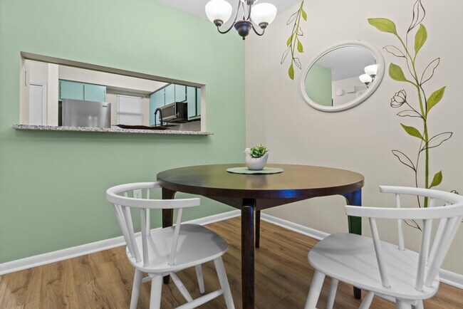 Building Photo - Fully remolded and furnished condo.