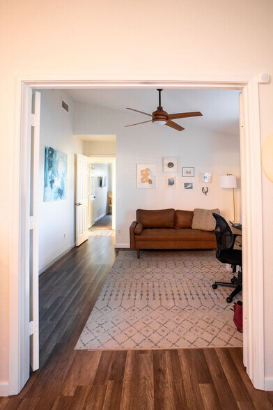 Building Photo - 1721 W Jupiter Way