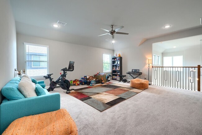 Building Photo - 2446 Bainbridge Dr
