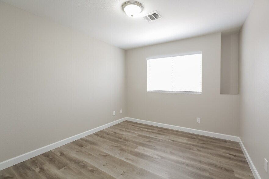 Building Photo - 162 Mirador St